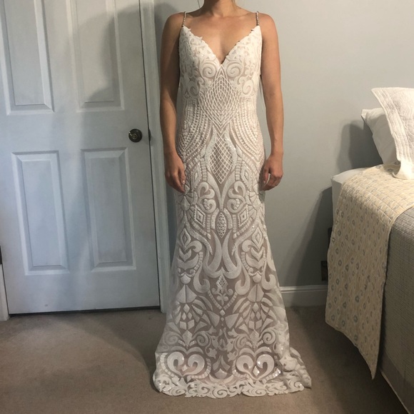 *NEVER WORN* Bridal Gown, Wedding dress - Picture 8 of 8